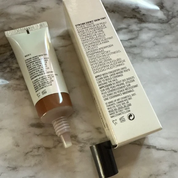 MAC STROBE TINT IN RICH 1 - Picture 5 of 5